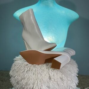 Boohoo Chic White Heeled Boots